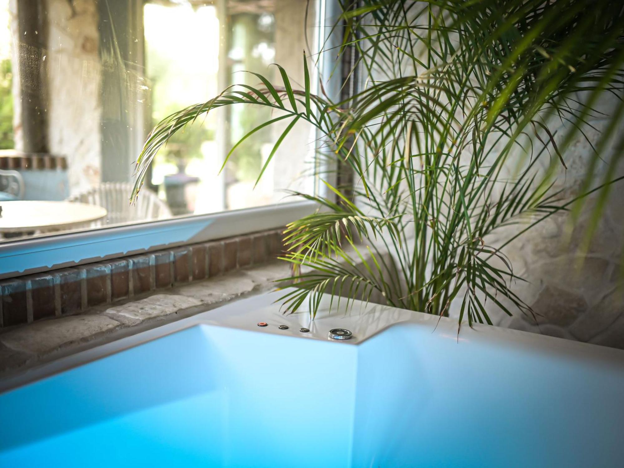 Paradise Ranch Hotel Borgo Sabotino Exterior photo